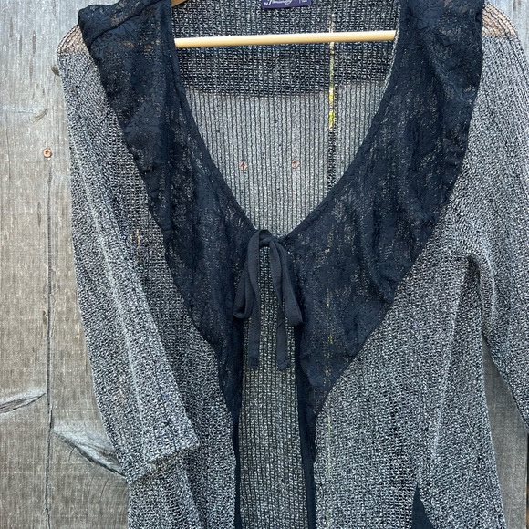 Y2K-Style Silver Collared Cardigan - Picture 4 of 4